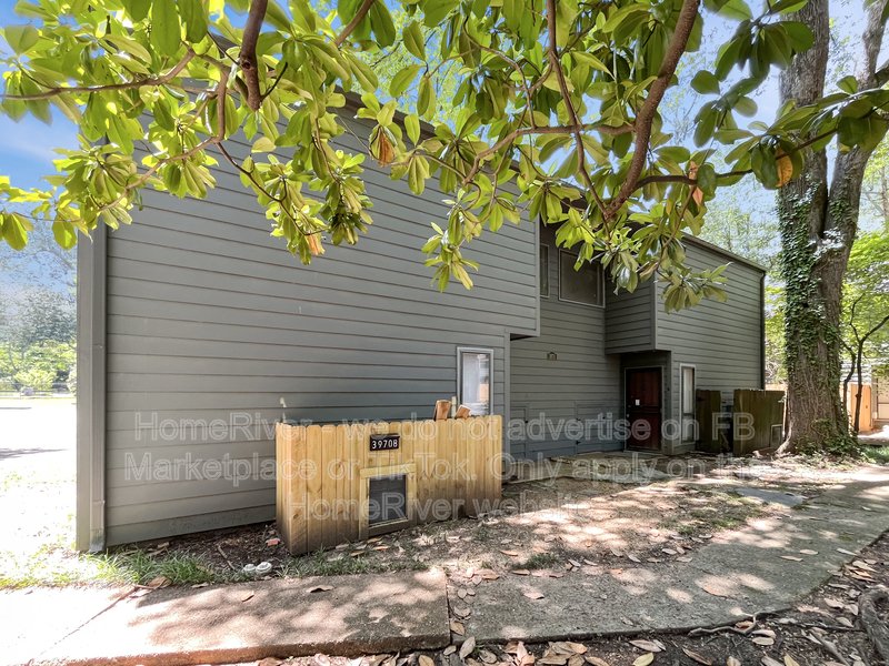2 Bedroom Townhome | Private Patio | Community Pool property image