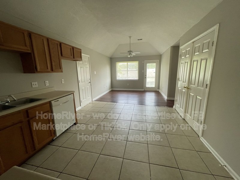 Pet-Friendly | Single Garage | Open Floor Plan property image