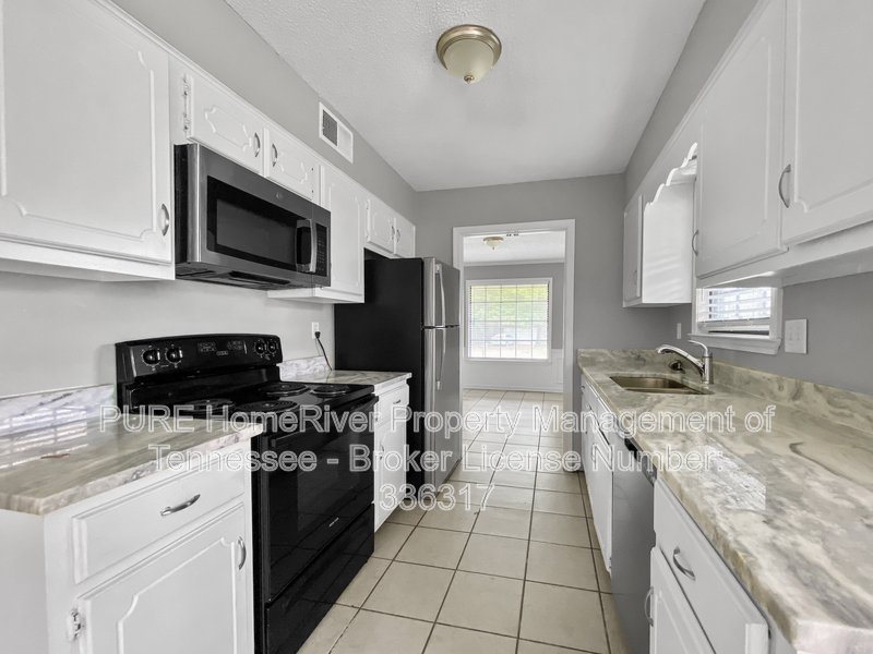 Available Now | Pets Welcome | Covered Porch property image