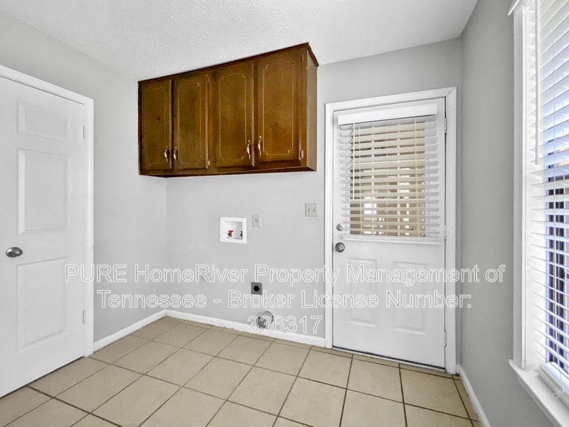 Available Now | Pets Welcome | Covered Porch property image