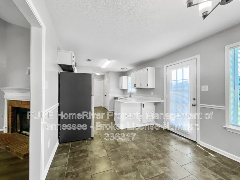 Available Now | Pets Welcome | 2 Car Garage | Covered Front Porch property image