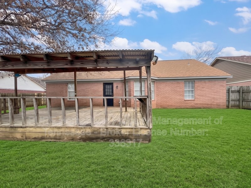 Available Now | Pets Welcome | 2 Car Garage | Deck Patio property image