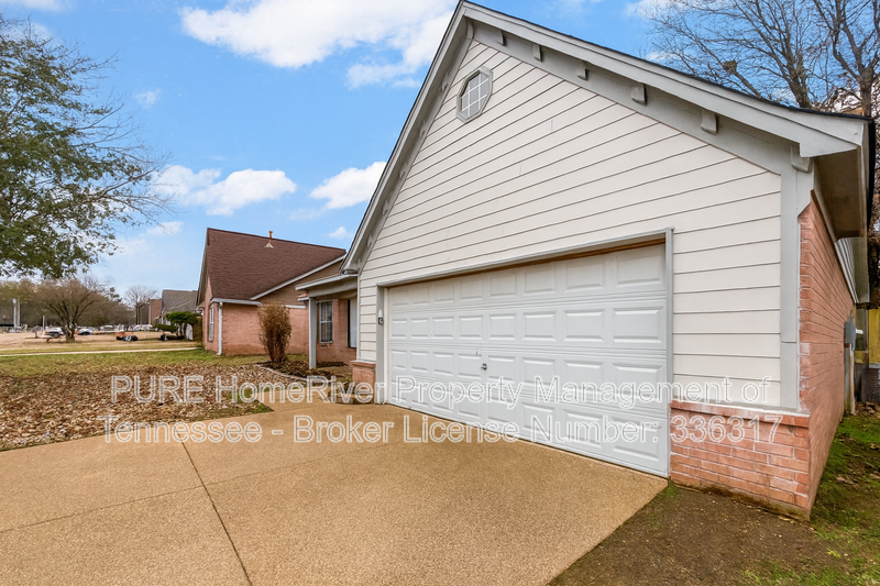 Available Now | Pets Welcome | 2 Car Garage | Deck Patio property image