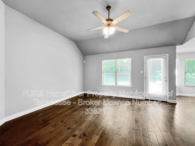 Newer 3 Bedroom Home | Split Bedroom Plan | Double Garage property image