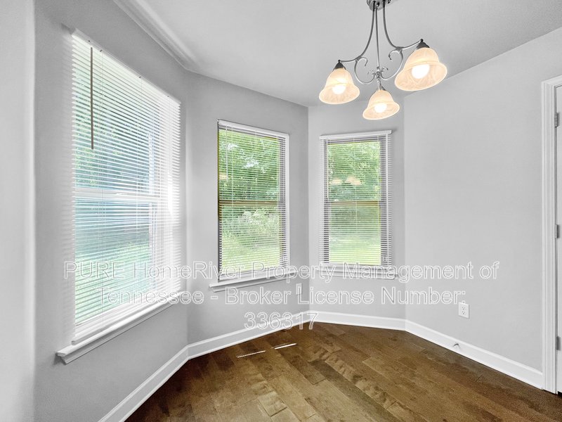Newer 3 Bedroom Home | Split Bedroom Plan | Double Garage property image