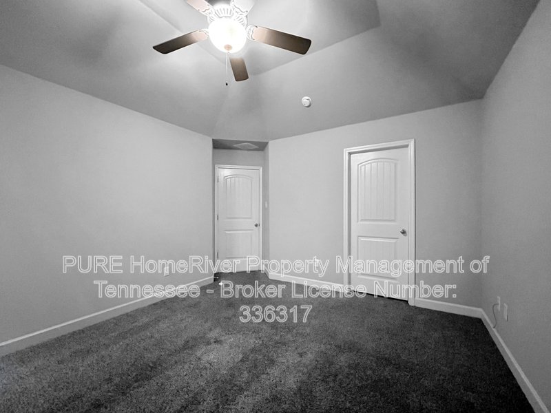 Newer 3 Bedroom Home | Split Bedroom Plan | Double Garage property image
