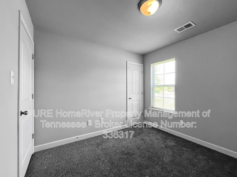 Newer 3 Bedroom Home | Split Bedroom Plan | Double Garage property image