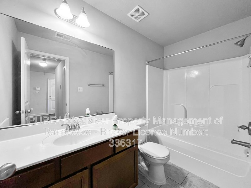 Newer 3 Bedroom Home | Split Bedroom Plan | Double Garage property image