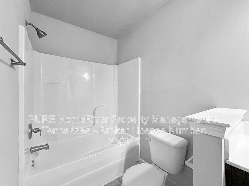 Newer 3 Bedroom Home | Split Bedroom Plan | Double Garage property image