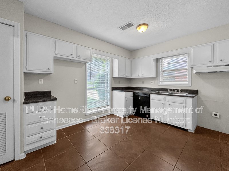 Great Hickory Hill Home |  Pet Friendly  | Freshly Painted Interior property image