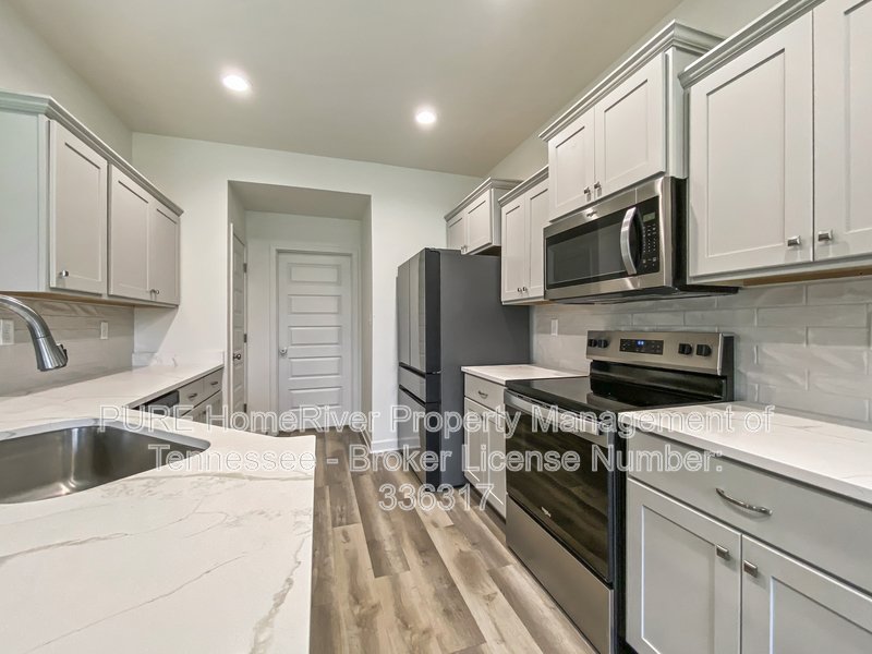 Now Leasing ! property image