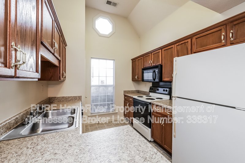 Pet Friendly | 2 Car Garage | Spacious Living Area | Concrete Patio property image
