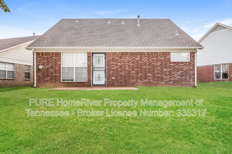 Pet Friendly | 2 Car Garage | Spacious Living Area | Concrete Patio property image