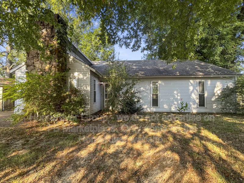 3 Bed / 2 Bath Single-Family Home for Rent ? Hillshire Subdivision property image