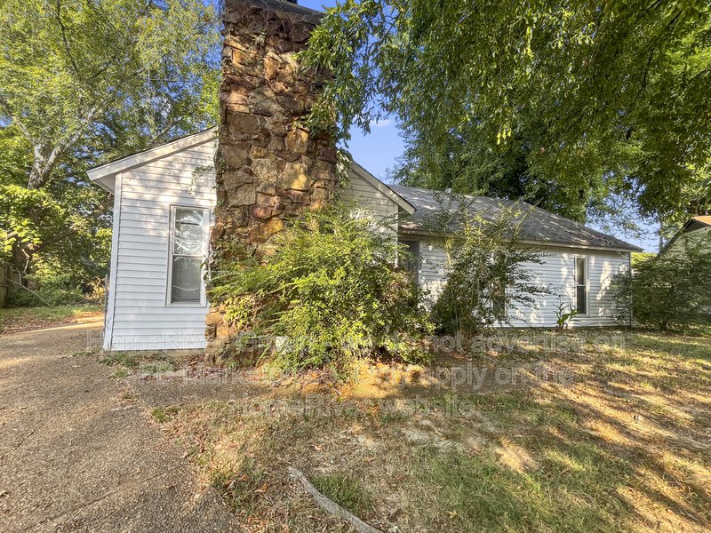 3 Bed / 2 Bath Single-Family Home for Rent ? Hillshire Subdivision property image