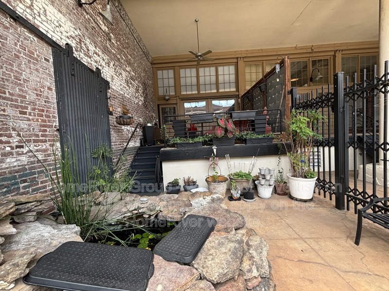 Stylish Loft Condo in the Heart of South Main Arts District property image