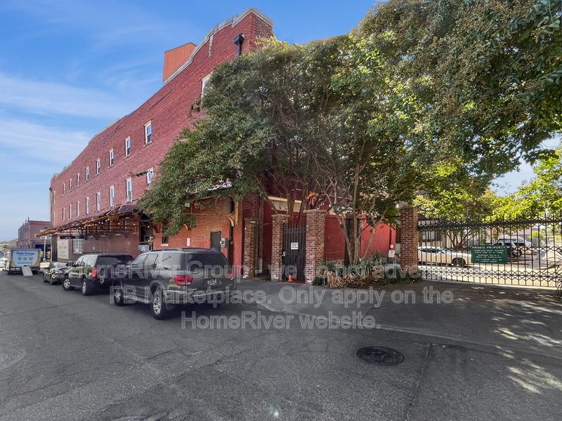 Stylish Loft Condo in the Heart of South Main Arts District property image